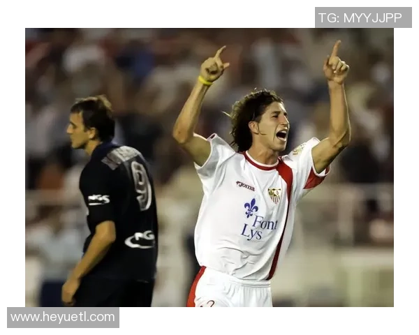 西班牙传奇拉莫斯携手球迷温情合影见证绿茵荣耀瞬间